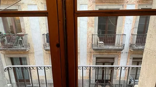 Rooms in Barcelona Ciutat Vella - photo 3