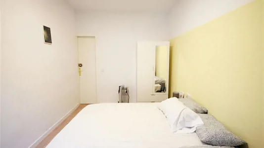 Rooms in Barcelona Eixample - photo 2