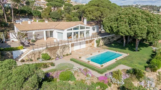 Houses in Sant Feliu de Guíxols - photo 2