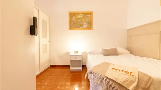 Rooms in Barcelona Ciutat Vella - photo 1