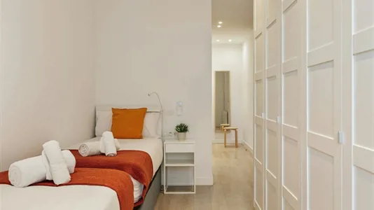 Rooms in Barcelona Eixample - photo 3