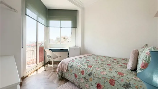 Rooms in Barcelona Eixample - photo 2