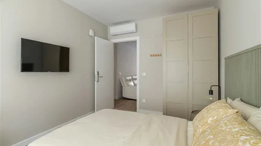 Rooms in Barcelona Eixample - photo 2