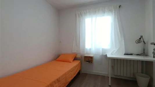 Rooms in Zaragoza - photo 1