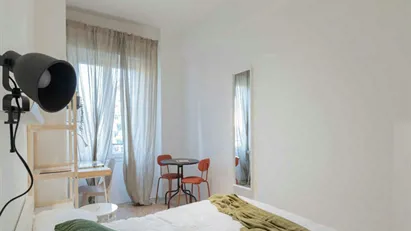 Room for rent in Milano Zona 8 - Fiera, Gallaratese, Quarto Oggiaro, Milan