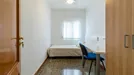 Room for rent, Valencia Extramurs, Valencia (region), &lt;span class=&quot;blurred street&quot; onclick=&quot;ProcessAdRequest(9412896)&quot;&gt;&lt;span class=&quot;hint&quot;&gt;See streetname&lt;/span&gt;[xxxxxxxxxxxxx]&lt;/span&gt;