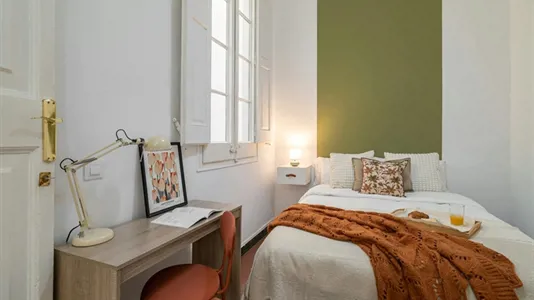 Rooms in Barcelona Ciutat Vella - photo 3