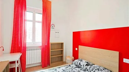 Room for rent in Milano Zona 6 - Barona, Lorenteggio, Milan