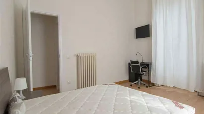 Room for rent in Milano Zona 4 - Vittoria, Forlanini, Milan