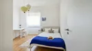 Room for rent, Lisbon (region), &lt;span class=&quot;blurred street&quot; onclick=&quot;ProcessAdRequest(12215448)&quot;&gt;&lt;span class=&quot;hint&quot;&gt;See streetname&lt;/span&gt;[xxxxxxxxxxxxx]&lt;/span&gt;