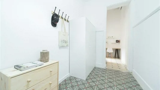 Rooms in Barcelona Ciutat Vella - photo 3