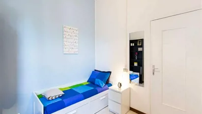 Room for rent in Milano Zona 6 - Barona, Lorenteggio, Milan