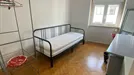 Room for rent, Lisbon (region), &lt;span class=&quot;blurred street&quot; onclick=&quot;ProcessAdRequest(9643011)&quot;&gt;&lt;span class=&quot;hint&quot;&gt;See streetname&lt;/span&gt;[xxxxxxxxxxxxx]&lt;/span&gt;