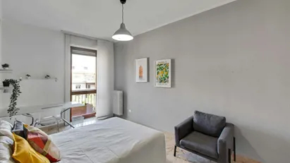 Room for rent in Milano Zona 6 - Barona, Lorenteggio, Milan