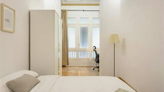 Rooms in Barcelona Ciutat Vella - photo 3