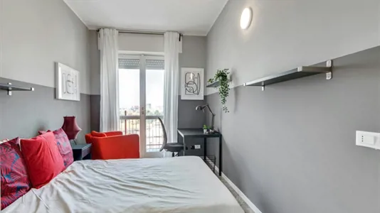 Rooms in Milano Zona 2 - Stazione Centrale, Gorla, Turro, Greco, Crescenzago - photo 2