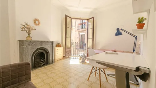 Rooms in Barcelona Ciutat Vella - photo 3