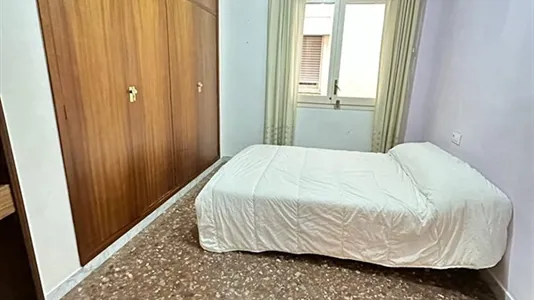 Rooms in Reus - photo 2