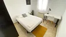 Room for rent, Madrid Ciudad Lineal, Madrid, &lt;span class=&quot;blurred street&quot; onclick=&quot;ProcessAdRequest(8525292)&quot;&gt;&lt;span class=&quot;hint&quot;&gt;See streetname&lt;/span&gt;[xxxxxxxxxxxxx]&lt;/span&gt;