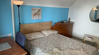 Room for rent in Milano Zona 6 - Barona, Lorenteggio, Milan