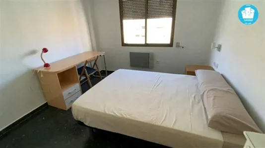 Rooms in Valencia Ciutat Vella - photo 2