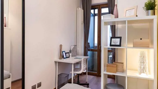 Rooms in Milano Zona 5 - Vigentino, Chiaravalle, Gratosoglio - photo 2