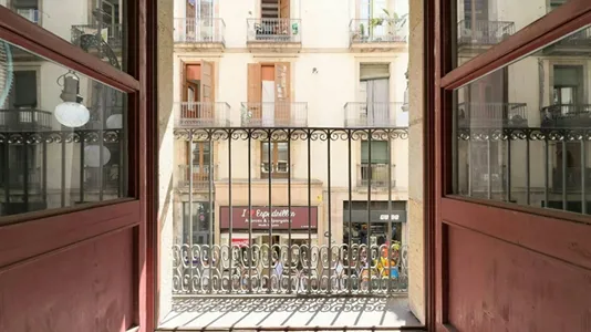 Rooms in Barcelona Ciutat Vella - photo 3