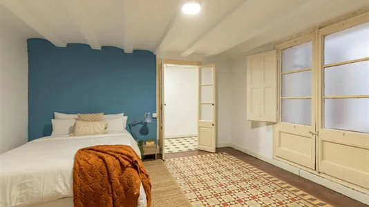 Rooms in Barcelona Ciutat Vella - photo 3