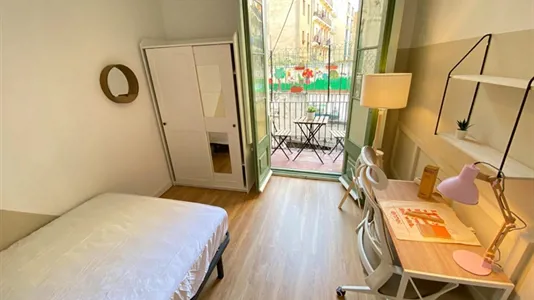 Rooms in Barcelona Ciutat Vella - photo 2