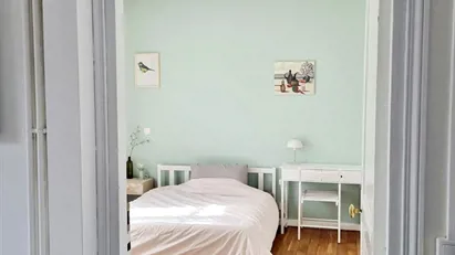 Room for rent in L'Haÿ-les-Roses, Île-de-France