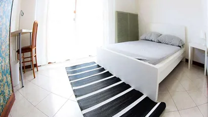 Room for rent in Milano Zona 7 - Baggio, De Angeli, San Siro, Milan