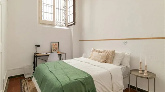 Rooms in Barcelona Ciutat Vella - photo 2