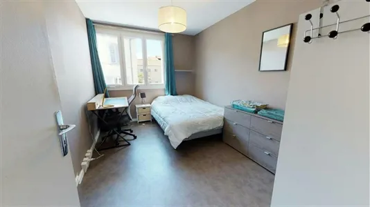 Rooms in Clermont-Ferrand - photo 3