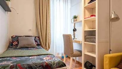 Room for rent in Milano Zona 6 - Barona, Lorenteggio, Milan