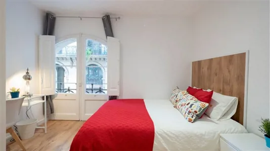 Rooms in Barcelona Ciutat Vella - photo 1