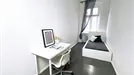 Room for rent, Berlin, &lt;span class=&quot;blurred street&quot; onclick=&quot;ProcessAdRequest(7708112)&quot;&gt;&lt;span class=&quot;hint&quot;&gt;See streetname&lt;/span&gt;[xxxxxxxxxxxxx]&lt;/span&gt;