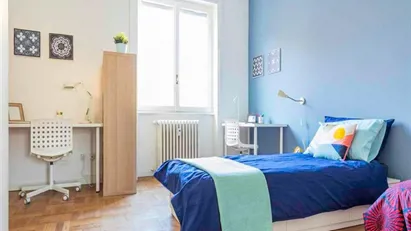 Room for rent in Milano Zona 4 - Vittoria, Forlanini, Milan