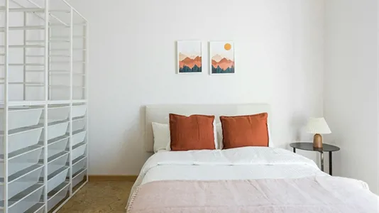 Rooms in Barcelona Ciutat Vella - photo 2