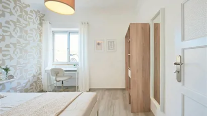 Room for rent in Amadora, Lisbon (region)