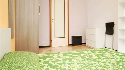 Room for rent in Milano Zona 6 - Barona, Lorenteggio, Milan