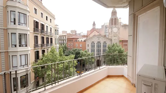 Rooms in Barcelona Eixample - photo 2