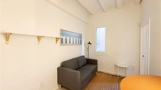 Apartments in Barcelona Ciutat Vella - photo 2