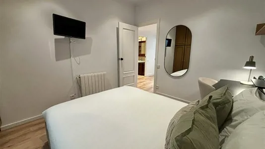 Rooms in Barcelona Eixample - photo 3