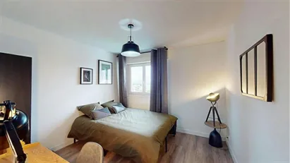 Room for rent in Saint-Julien-en-Genevois, Auvergne-Rhône-Alpes