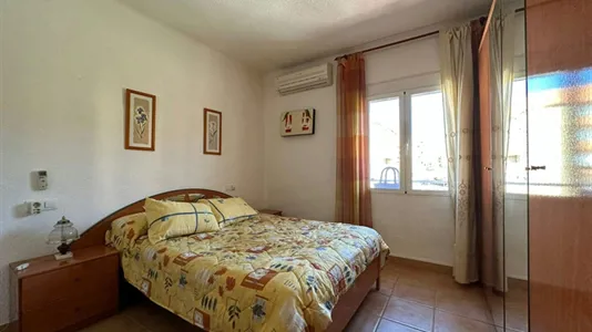 Rooms in Granada - photo 2