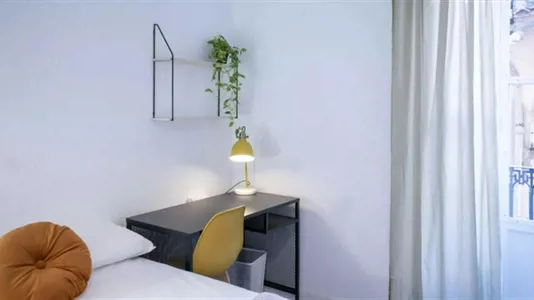 Rooms in Valencia Ciutat Vella - photo 2