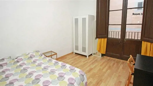 Rooms in Barcelona Ciutat Vella - photo 2