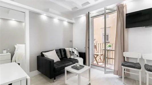 Apartments in Barcelona Ciutat Vella - photo 3