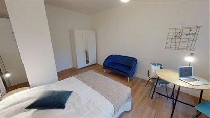 Room for rent in Nanterre, Île-de-France