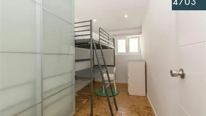 Room for rent in Almada, Setúbal (Distrito)